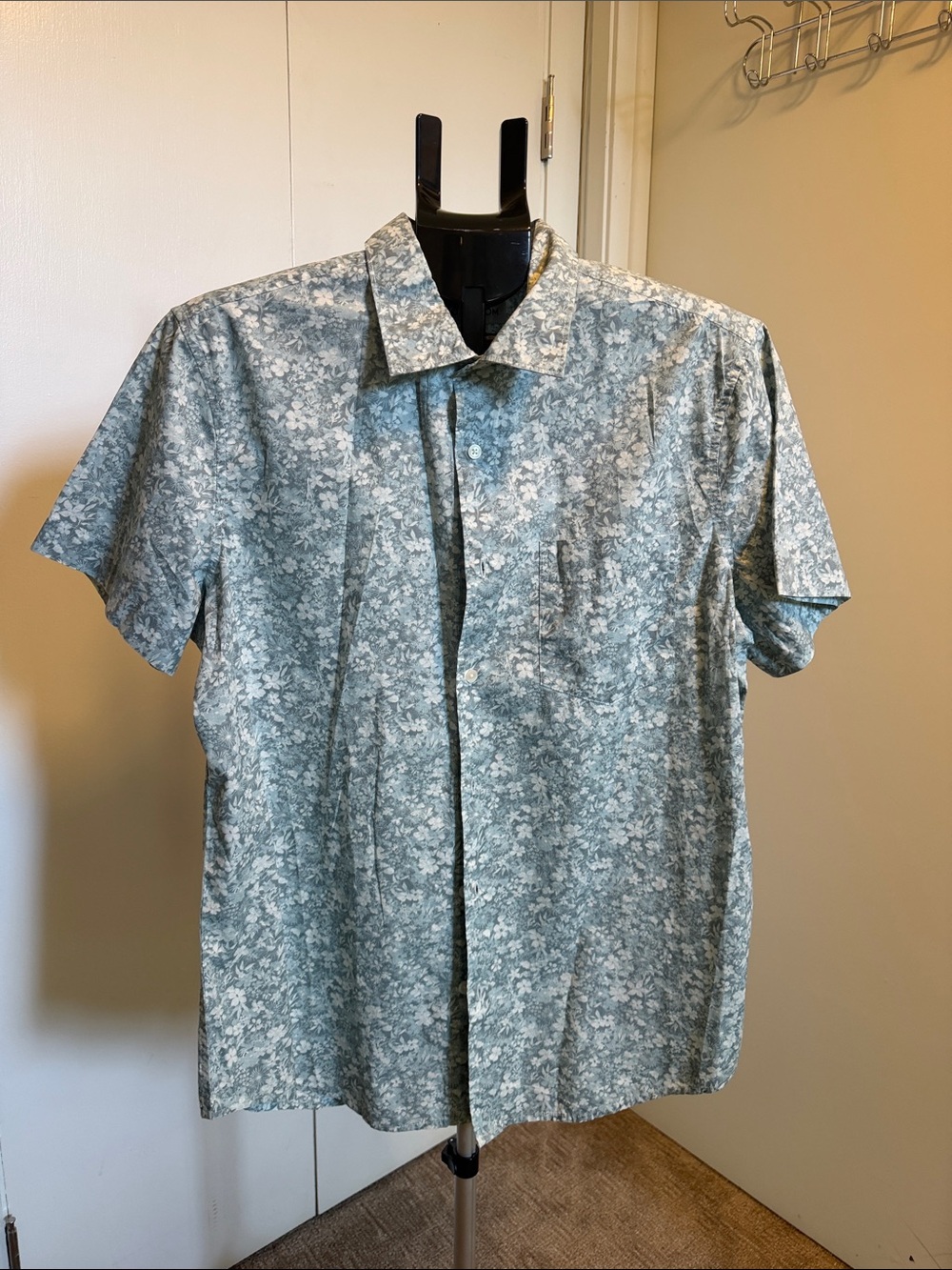 Nordstrom Light Green Floral Short-Sleeve Button-Down Shirt